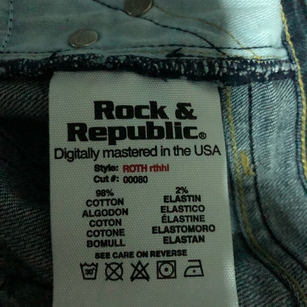 Rock & Republic Roth rthhl Mid Rise Flare Jean - Picture 4 of 4